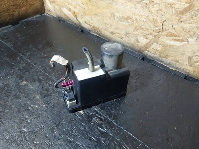 4A0862257C насос центрального замка audi 80 b4 8tn - 006893 - 00 hella