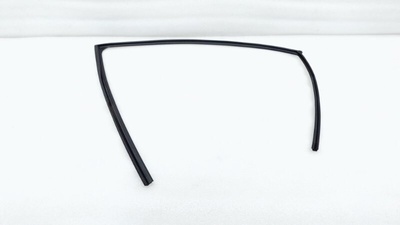 6814133130 Уплотнитель стекла двери Toyota Camry 70 2019