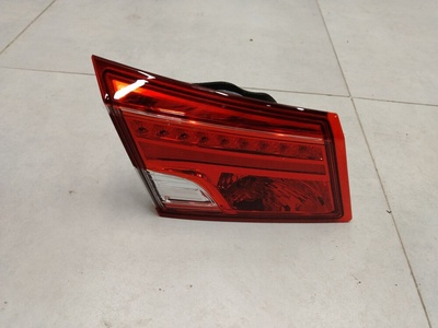 265555816R Фонарь в крышку левый Renault Latitude 2010-