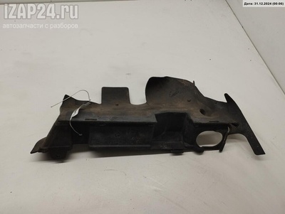 8D0121283E Диффузор (кожух) вентилятора радиатора Audi A4 B5 (1994-2001) 1999