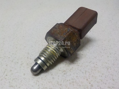 02T945415P Датчик включения заднего хода VAG A3 [8P1] (2003 - 2013)