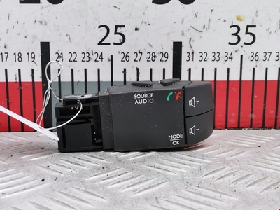 255522448 Переключатель подрулевой управления магнитолой Renault Kaptur (2016-2024) 2013 ,R