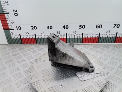 4B0199307C Кронштейн (крепление) двигателя (лапа крепления) Audi A4 B5 (1994-2001) 1999 ,4B0199305C
