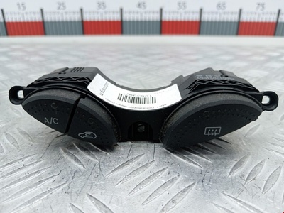 98AG19A945BF Кнопка подогрева (обогрева) заднего стекла Ford Focus 1 (1998-2005) 2000 ,1089013
