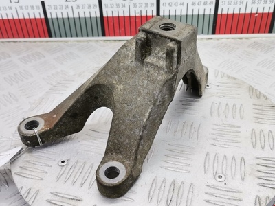 3M517M125AE Кронштейн (крепление) кпп (лапа крепления траверса) Ford Focus 2 (2004-2011) 2005 ,