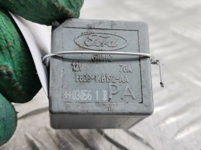 F80B14B192AA Реле Ford Fiesta 5 (2002-2008) 2002 F80B-14B192-AA,3968349