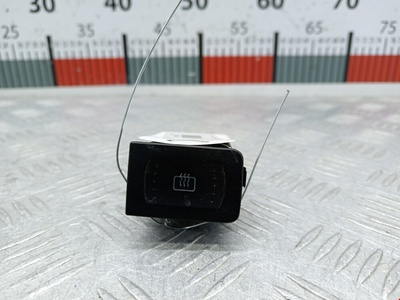 1J0953235A Кнопка подогрева (обогрева) заднего стекла Volkswagen Golf 4 (1997-2004) 2000 ,1J0959621C01C