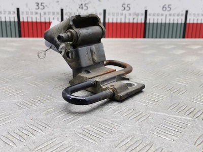 4B0831411A Петля двери передней левой Audi A6 C5 (1997-2005) 1999 ,4B0831411B