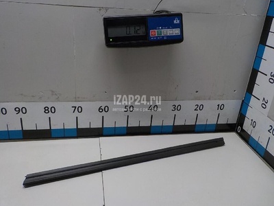 5E0837480 Уплотнитель двери VAG Octavia (A7) (2013 - 2020)