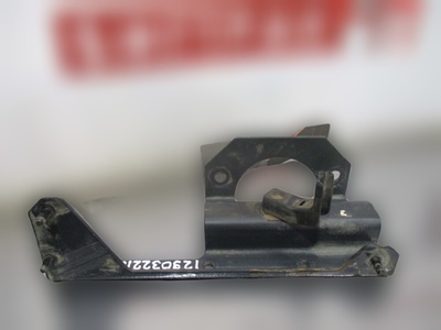 504254889 Кронштейн блока управления на раме Iveco Iveco Eurocargo