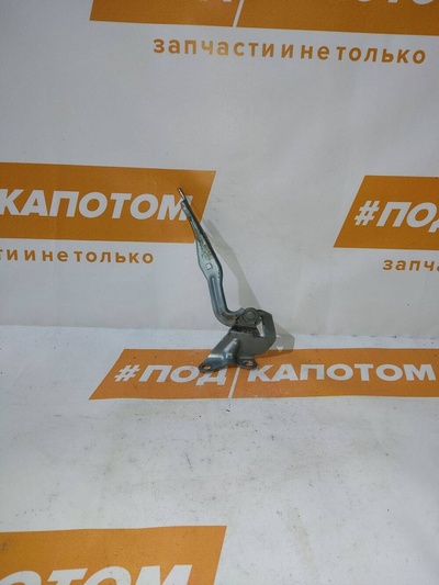 B32H52420A петля капота левая Mazda 3 (2003-2006) 2005
