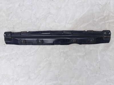 7L0805551A кронштейн (крепление) радиатора Volkswagen Touareg (2002-2007) 2005