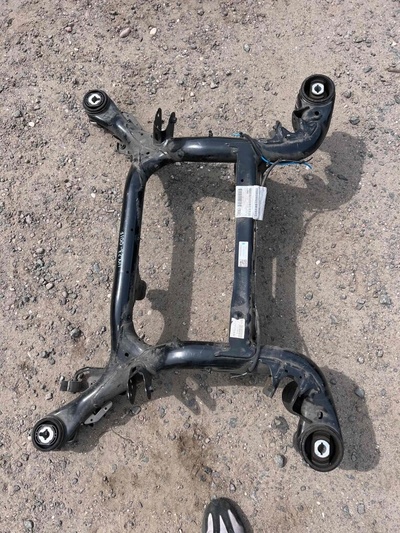 4M0500025 Балка подвески задняя Audi Q7 4M 2021
