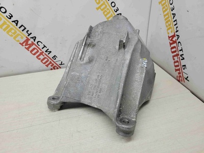 4M0199307BN Кронштейн двигателя Audi A4 B9 2017