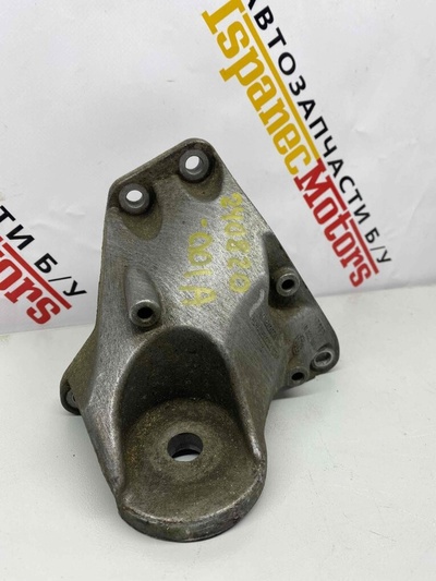 4F0399113B Кронштейн КПП Audi A6 C6 2006