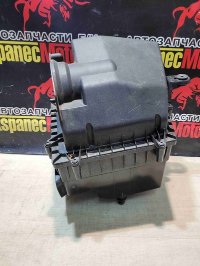 GX639600BE Корпус воздушного фильтра Land Rover Range Rover Velar L560 2019 GX63-9600-BE