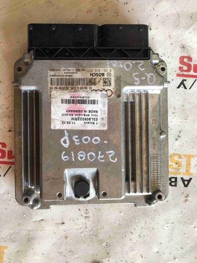 03L906022RM Блок управления двигателем Audi Q5 8R 2011
