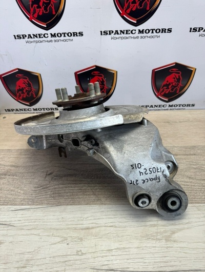 M8A25A971AB Кулак задний левый Jaguar F-Pace X761 2021 M8A2-5A971-AB