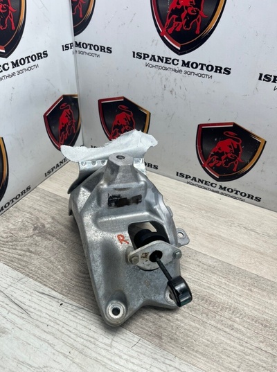 4M0199308CE Кронштейн двигателя AUDI Q5 FY 2021