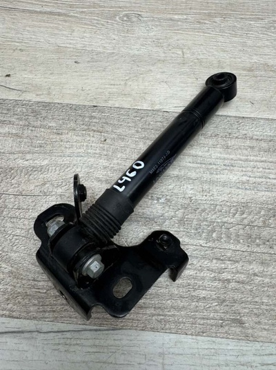 M8E211074AD Амортизатор двигателя Land Rover Range Rover L460 2023 M8E2-11074-AD, LR141060