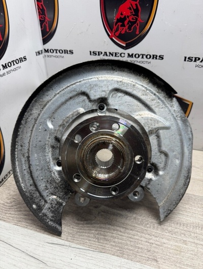 M8E25A968AD Кулак задний правый Land Rover Range Rover L460 2023 , LR179386