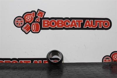 04L133287 Уплотнитель SKODA Octavia A7 Шкода Октавия А7 SKODA Octavia A7