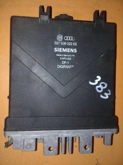 037906022EE Блок управления двигателем AUDI 80 B4 1992