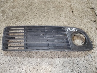 4B0807682H Заглушка (решетка) в бампер AUDI A6 C5 1998