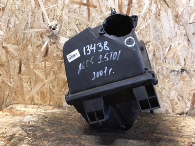 4B0133835K Корпус воздушного фильтра AUDI A6 C5 1999