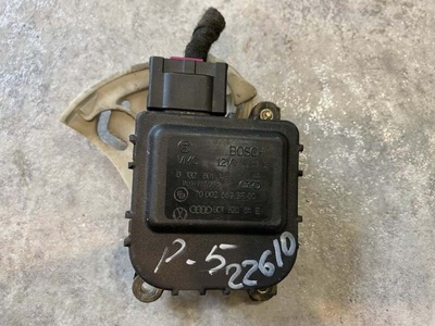 8D1820511E Моторчик заслонки печки AUDI A4 B5 1998