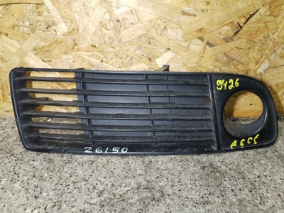 4B0807682H Заглушка (решетка) в бампер AUDI A6 C5 2000