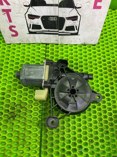 8W0959811 Моторчик стеклоподъемника Audi S4 (B9), 8W2, 8W5 Audi S4 B9 (2016—2019) 8W2 2017