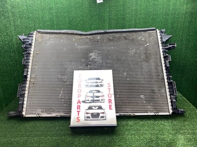 4H0121251B Радиатор основной с дефектом на Audi A8 (D4), 4H2 Audi A8 D4 рестайлинг (2013—2017) 4H2 2015