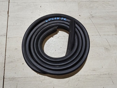 6001547017 Уплотнитель проема двери Renault Logan I (2004—2009) Renault Logan I (2004—2009) 2006