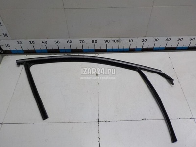 82540C5000 Уплотнитель стекла двери Hyundai-Kia Sorento III Prime (2015 - 2020)