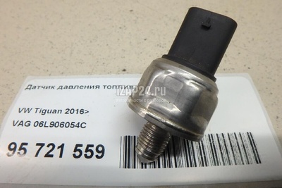 06L906054C Датчик давления топлива VAG Passat [B8] 2015