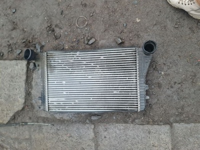 1K0145805G Интеркулер Volkswagen Golf 2008