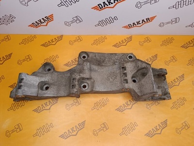 06A903143P кронштейн генератора Skoda Octavia 1U2 2007 , 06A903141R, 06A903141P