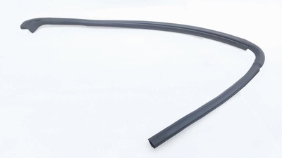 83150R0000 Уплотнитель двери Kia Carnival KA4 2021