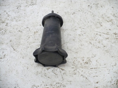 8D0803899B audi a4 b5 a6 c5 болт крепление колёса запасного