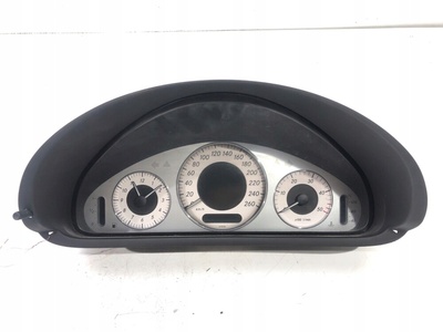 LORK162118707 спидометр мерседес c209 a2095405447 2.2 150km 02 - 10 часы