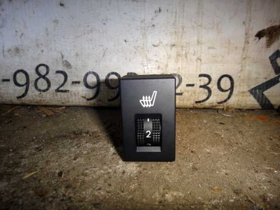 BBM366420 Кнопка обогрева сиденья Mazda 3 (09-13) BL R б\у (арт. )