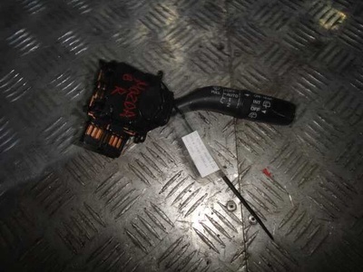 GJ5G66128 Переключатель подрулевой Mazda 6 (02-07) H/B R б/у (арт. )