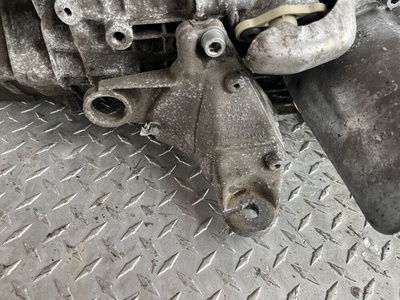 8D0399114L Кронштейн КПП Audi A6 C5 (S6,RS6) 1999