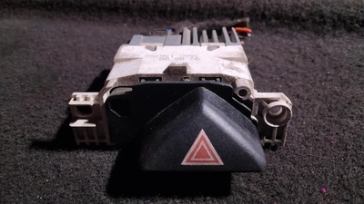 98ag13a350ae Кнопка аварийной сигнализации Ford Focus 2002