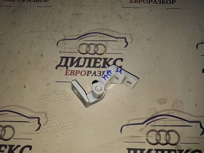 4B0833401B петля двери Audi A6 (C5) 1997-2004 2002