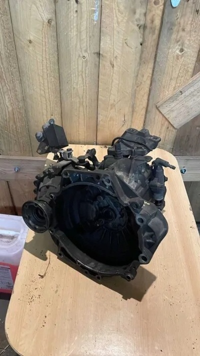 02K301107J seat oe крышка , корпус сцепление