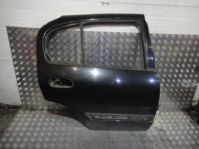 821005M430 Дверь Almera N16 (00-06) H/B зад R б/у (арт. )