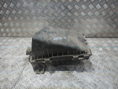 8L0133837L Корпус воздушного фильтра Golf 4 (97-03)/Bora (98-05)/Jetta 4 (98-05) 1.8T дефект б\у (арт. )