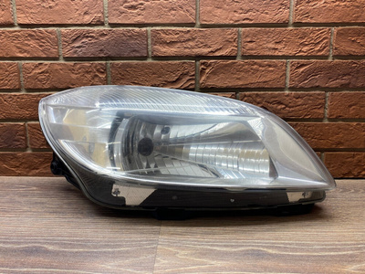 5J1941018C Фара правая Skoda Fabia 2007-2015 Skoda Fabia 2007-2015